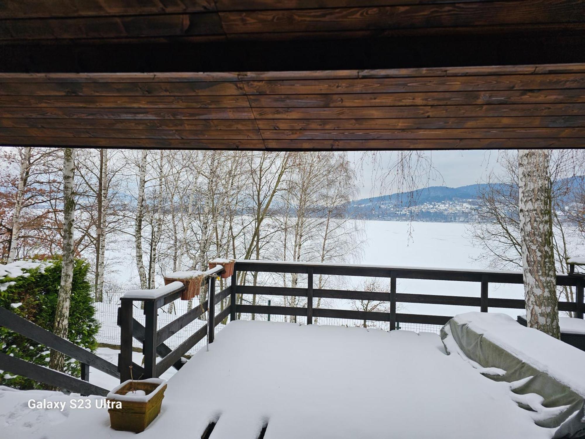 Dom Nad Jeziorem Chalet *