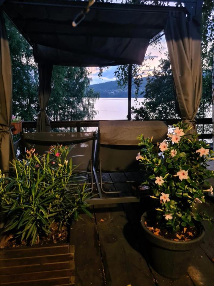Dom Nad Jeziorem Chalet *